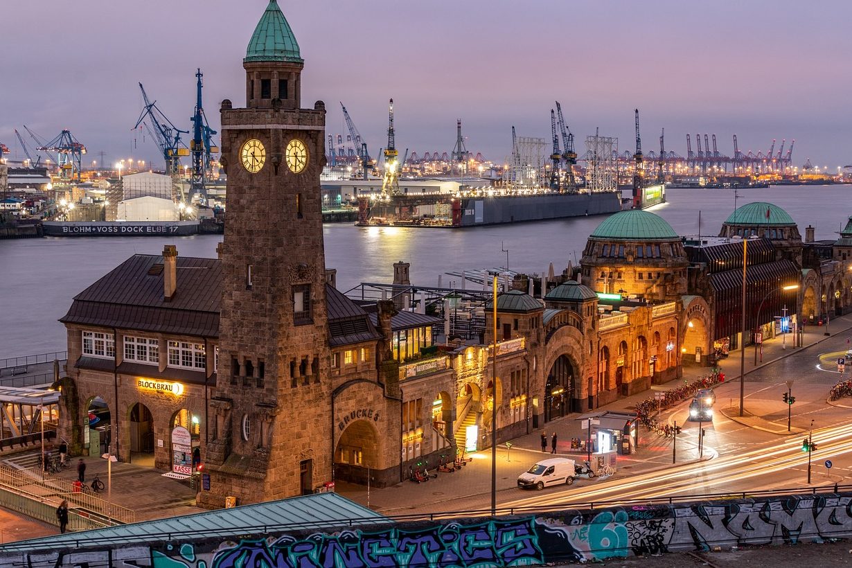Hafen, Glockenturm, Hamburg, Architektur, Turm, Wahrzeichen, Hafenkräne, Hafen, Stadt, Dämmerung, Abenddämmerung, Morgendämmerung, Fluss, Elbe, Hansestadt, Panorama, Norddeutschland, Hamburg